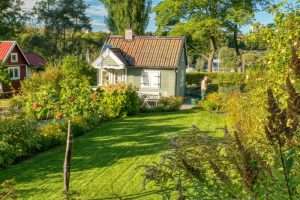 Comment choisir le mobilier le plus adapté pour son abri de jardin ?