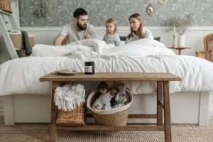Petite chambre : comment combiner décoration, gain de place et confort ?